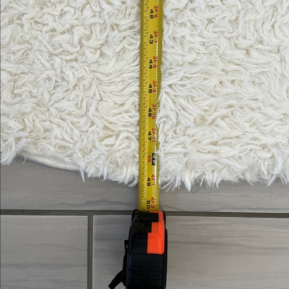 Plush Shag 4 Foot White Round Memory Sponge Area Rug - Picture 5 of 6